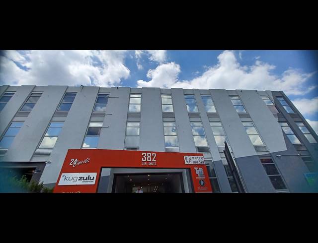 76M² OFFICE TO LET IN HYDE PARK